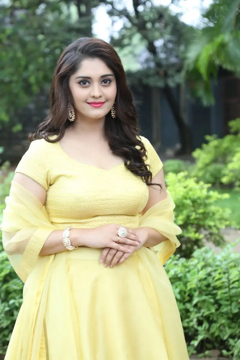 TELUGU ACTRESS SURBHI PURANIK AT DD RETURNS BHUTHALA BUNGALOW MOVIE PRESS MEET 14